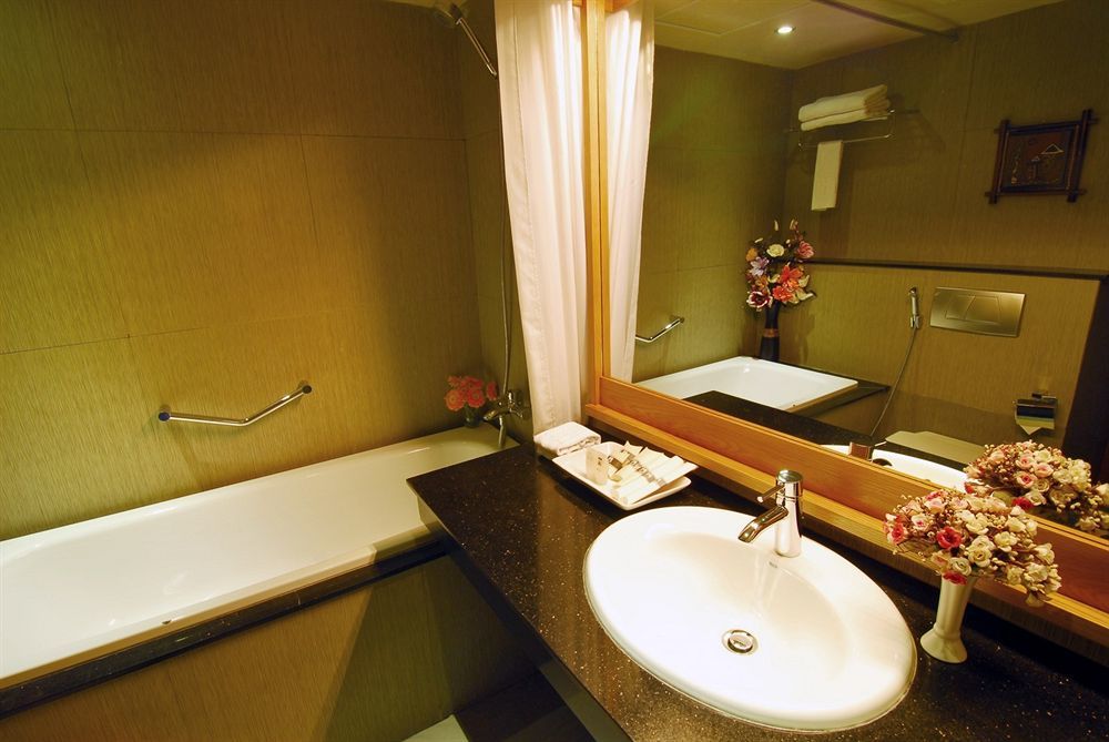 Hanoi Eternity Hotel Bagian luar foto