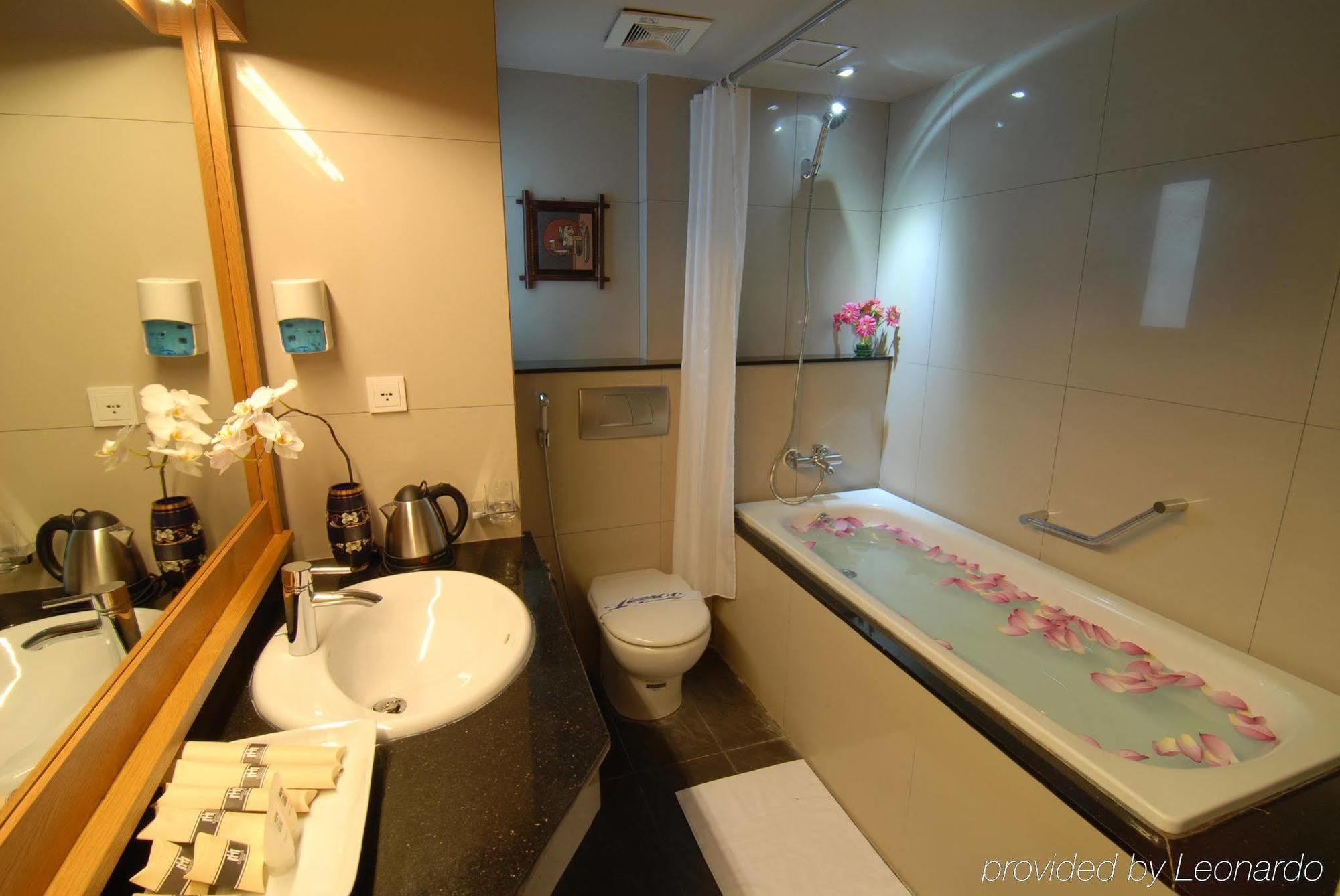 Hanoi Eternity Hotel Bagian luar foto