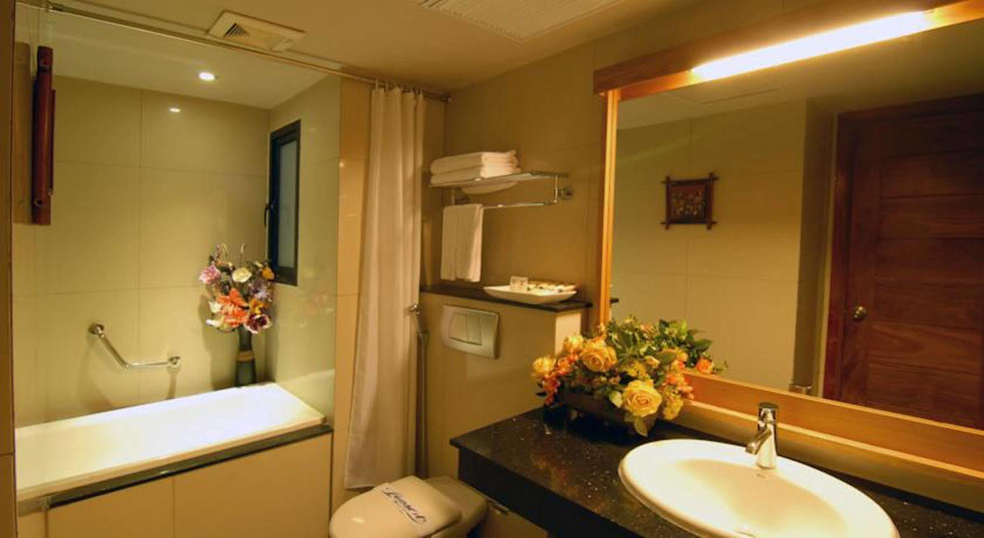 Hanoi Eternity Hotel Bagian luar foto